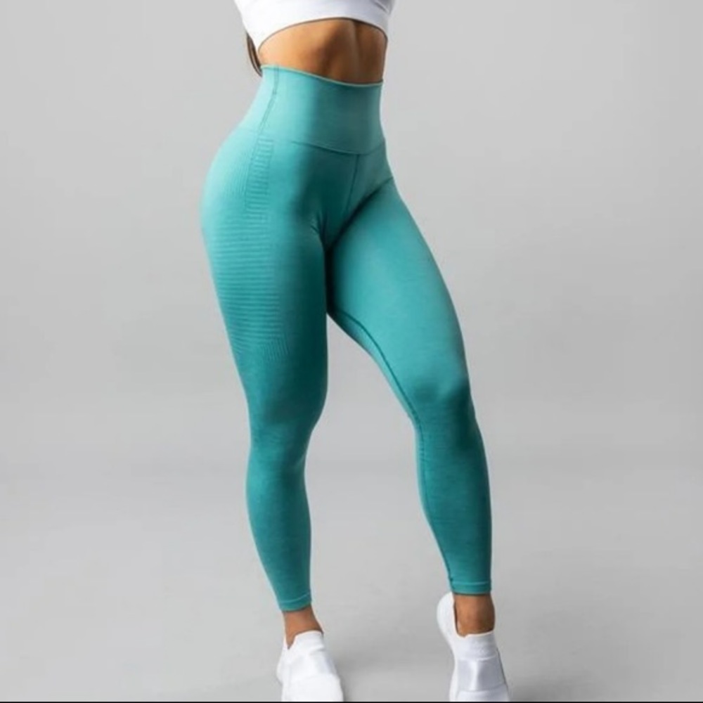 alphalete aquamarine halo leggings